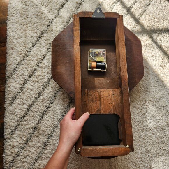 VTG Mid Century New England Bristol Conn Wood Wall Clock Floral Cottage WORKS - Picture 7 of 10